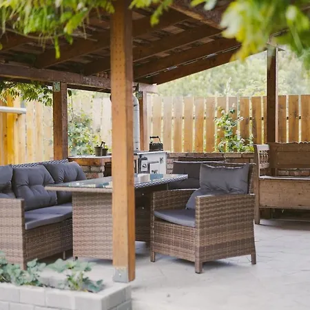 Beke Vendeghaz Διαμέρισμα Hollókő